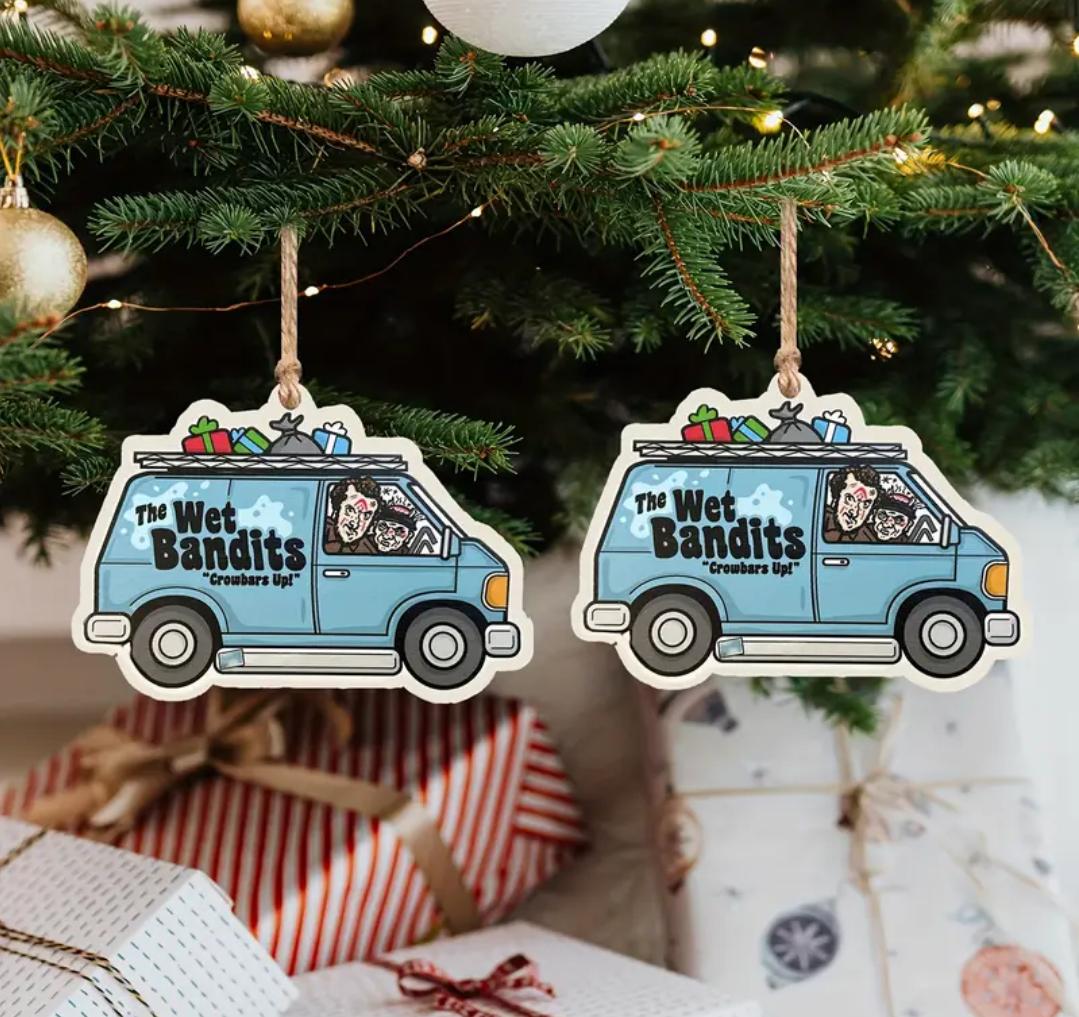 Wet Bandits (Home Alone) ---Christmas Decoration --- Crowbars Up!! Harry and Marv
