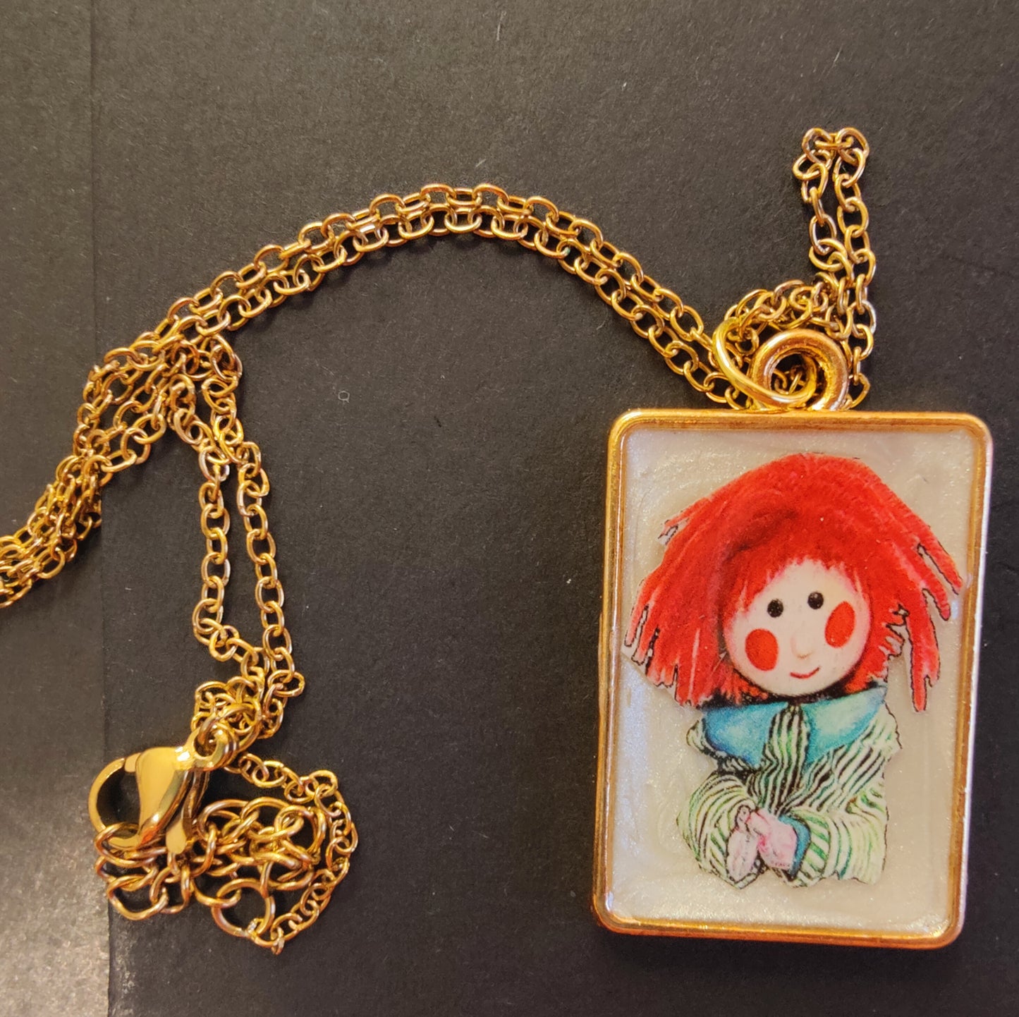 Beautiful Handmade Bosco Pendant and Chain (Gold)